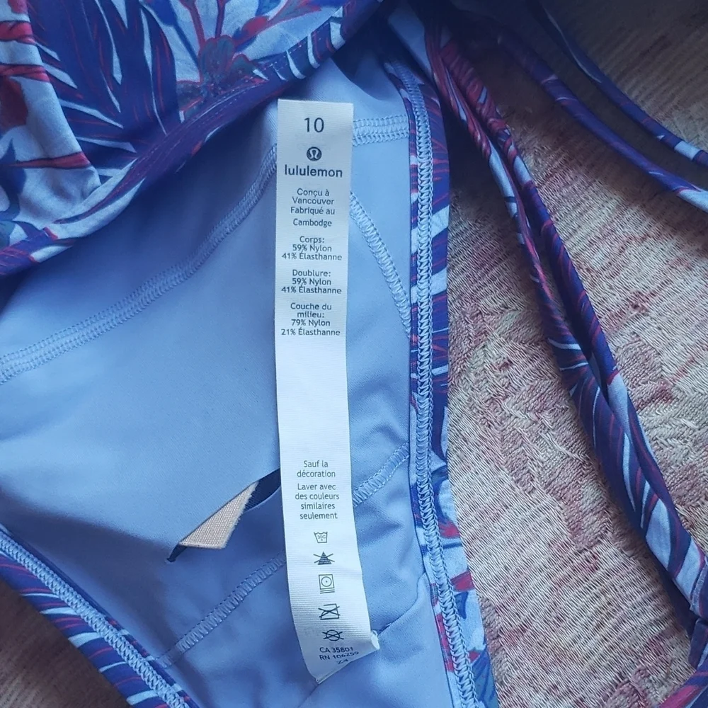 Lululemon Athletica Size 10 padded floral print sport bra